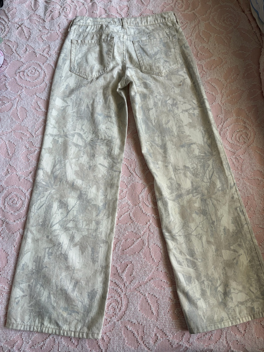 Hollister Cream Camo Low-Rise Baggy Jeans